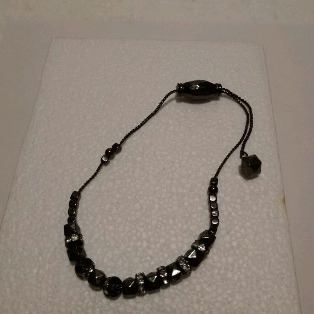 🩸3/$15.🩸Hematite Beads Adjustable Bracelet Vintage with Rhinestones